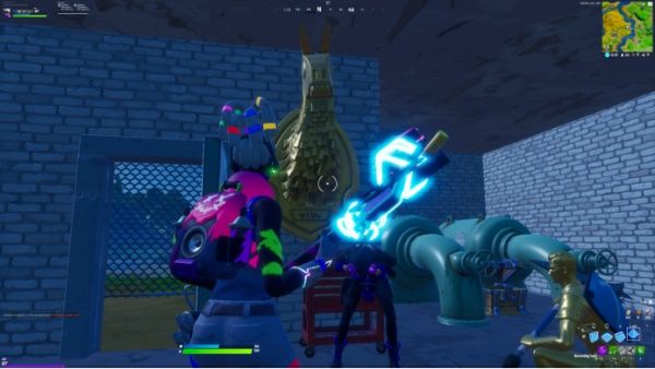 《堡垒之夜》点金手的黄金羊驼位置3