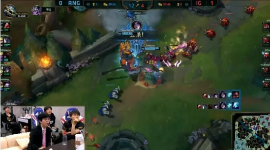 《LOL》职业赛场卡莎独领全场1