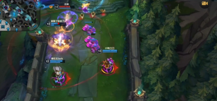 英雄联盟手游怎么玩小炮1